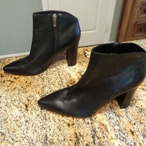 Marc Fisher LTD LUNNO Pointed Toe Block Heel Ankle Boot Size: 8M